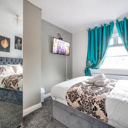 Homestay *rb75l* For Your Most Relaxed & Cosy + Free Parking + Free Fast Wifi * *